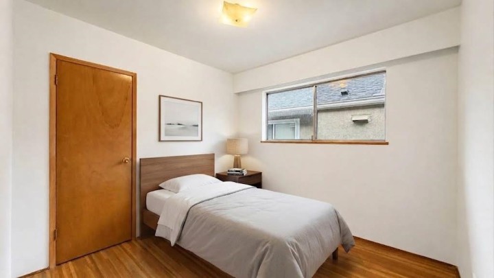 Photo 11 at 817 W 64th Avenue, Marpole, Vancouver West