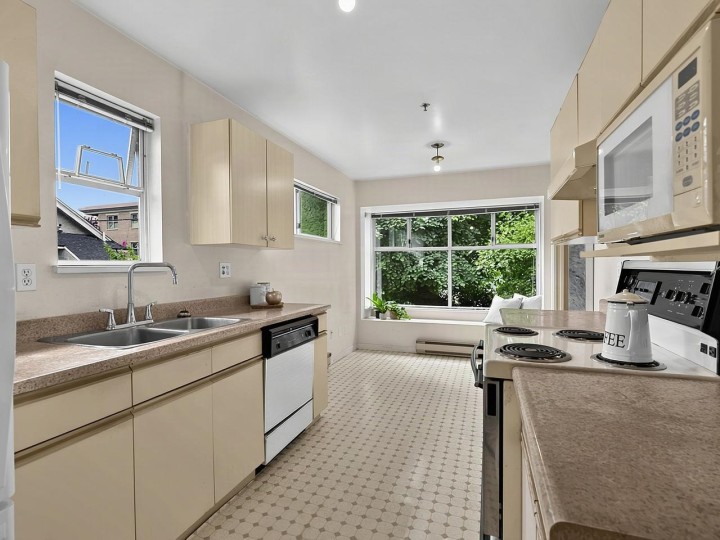 Photo 12 at 14 - 4157 Sophia Street, Main, Vancouver East