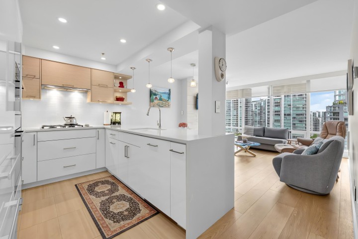 Photo 11 at 1505 - 590 Nicola Street, Coal Harbour, Vancouver West