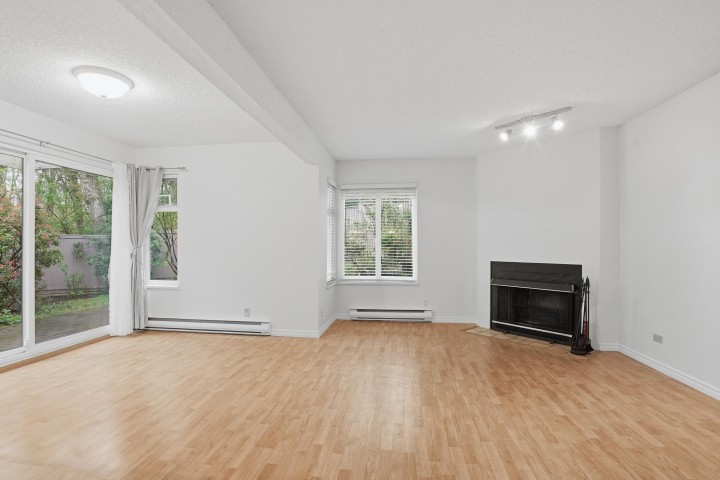 Photo 2 at 3407 Lynmoor Place, Champlain Heights, Vancouver East