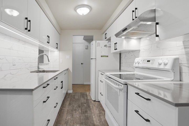 Photo 6 at 3407 Lynmoor Place, Champlain Heights, Vancouver East