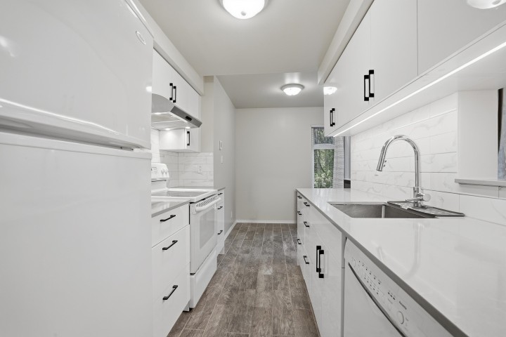 Photo 7 at 3407 Lynmoor Place, Champlain Heights, Vancouver East