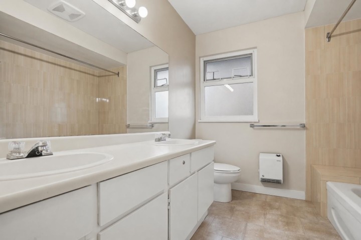 Photo 14 at 3407 Lynmoor Place, Champlain Heights, Vancouver East