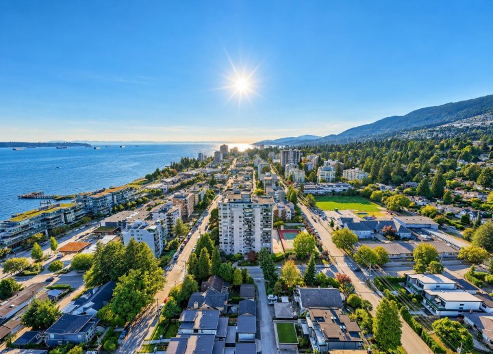 Photo 16 at 1102 - 555 13th Street, Ambleside, West Vancouver