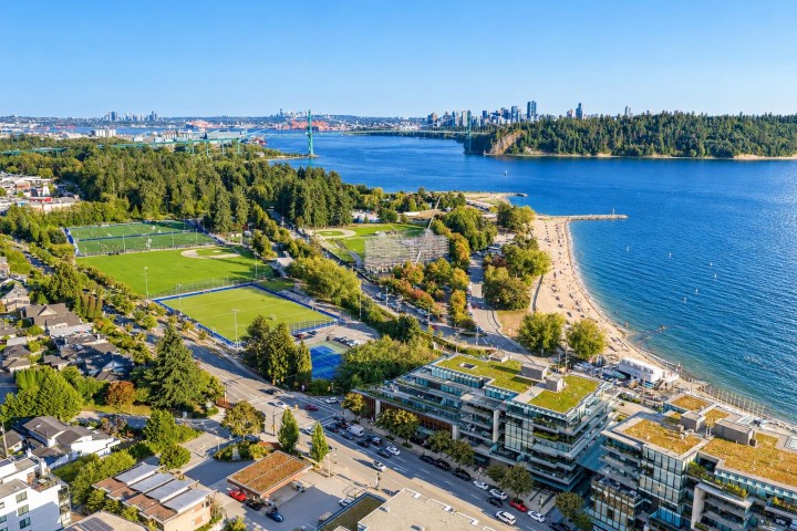 Photo 24 at 1102 - 555 13th Street, Ambleside, West Vancouver