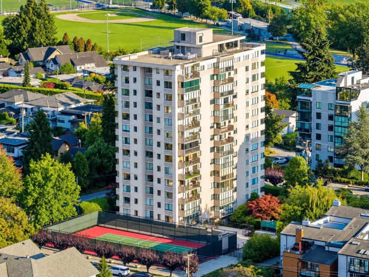 Photo 14 at 1102 - 555 13th Street, Ambleside, West Vancouver