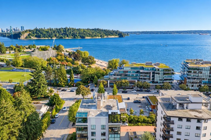 Photo 15 at 1102 - 555 13th Street, Ambleside, West Vancouver
