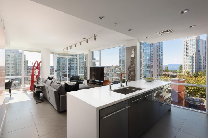 Photo 17 at 805 - 1455 Howe Street, Yaletown, Vancouver West