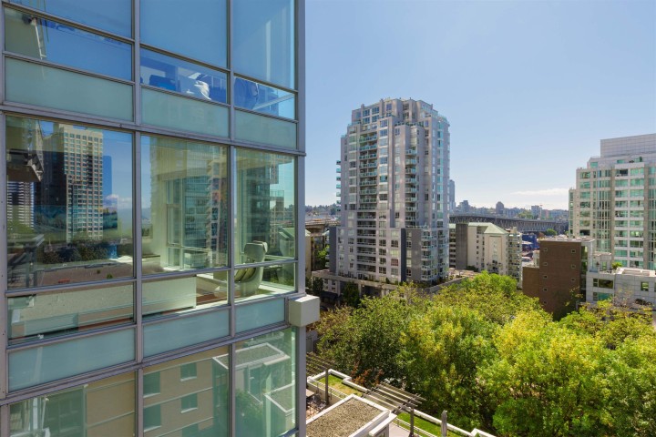 Photo 19 at 805 - 1455 Howe Street, Yaletown, Vancouver West