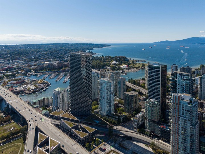 Photo 39 at 805 - 1455 Howe Street, Yaletown, Vancouver West