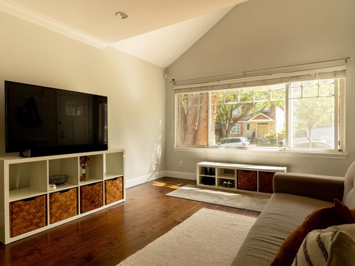 Photo 3 at 4883 Beatrice Street, Victoria VE, Vancouver East
