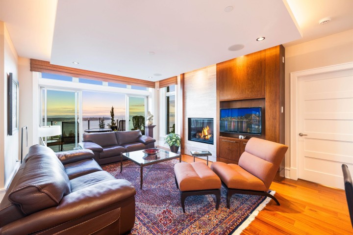 Photo 5 at 101 - 2535 Garden Court, Whitby Estates, West Vancouver