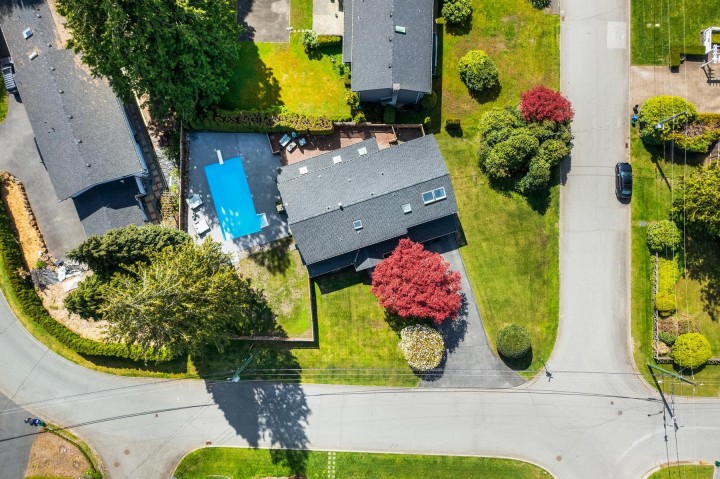Photo 37 at 510 Newdale Place, Cedardale, West Vancouver