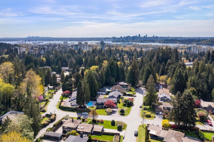 Photo 39 at 510 Newdale Place, Cedardale, West Vancouver