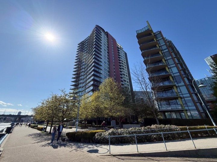 Photo 34 at 2503 - 8 Smithe Mews, Yaletown, Vancouver West