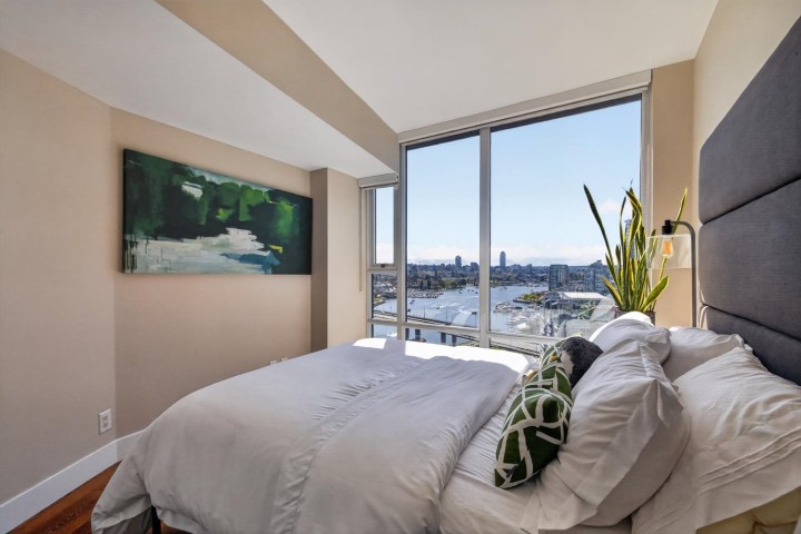 Photo 18 at 2503 - 8 Smithe Mews, Yaletown, Vancouver West