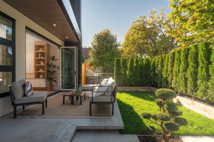 Photo 1 at 1 - 470 W 20 Avenue, Cambie, Vancouver West
