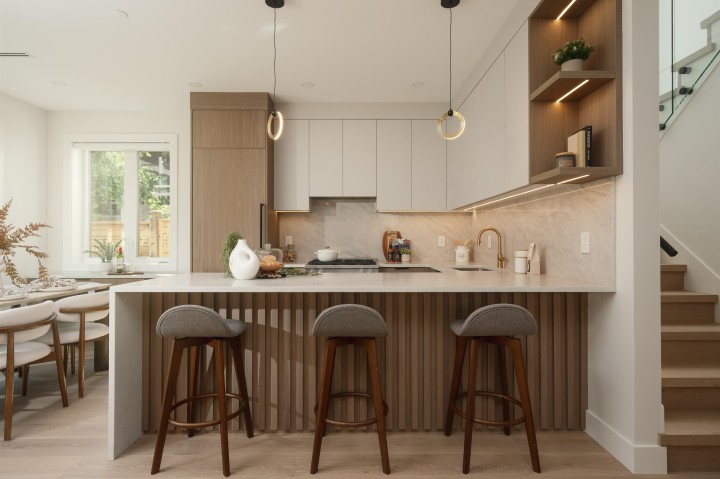 Photo 3 at 2 - 470 W 20 Avenue, Cambie, Vancouver West