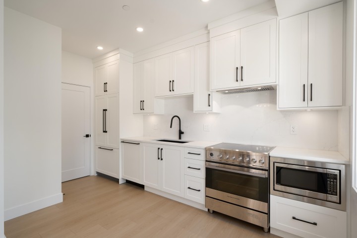 Photo 11 at 4830 Duchess Street, Collingwood VE, Vancouver East