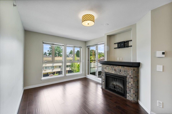 Photo 2 at 411 - 405 Skeena Street, Renfrew VE, Vancouver East