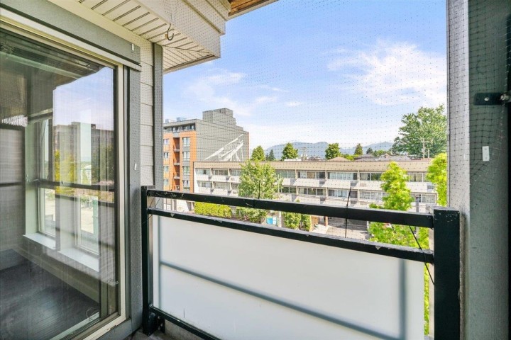 Photo 14 at 411 - 405 Skeena Street, Renfrew VE, Vancouver East