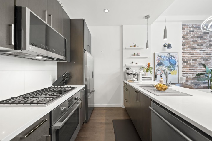 Photo 4 at 70 W 1st Avenue, False Creek, Vancouver West