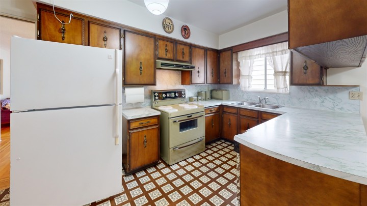 Photo 7 at 2540 E 25th Avenue, Renfrew Heights, Vancouver East