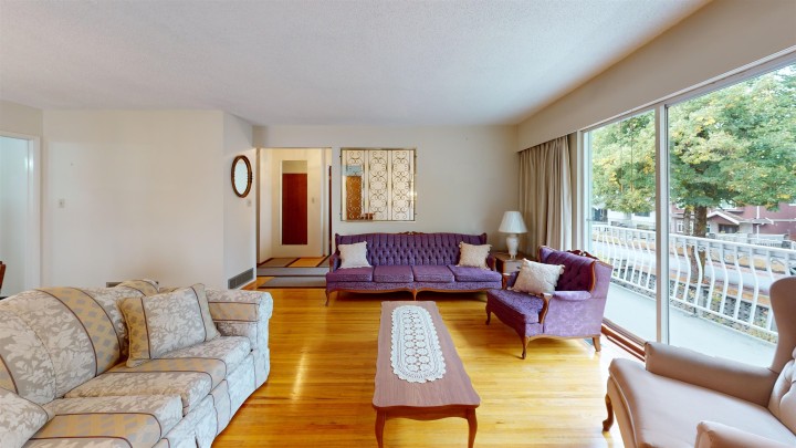 Photo 3 at 2540 E 25th Avenue, Renfrew Heights, Vancouver East