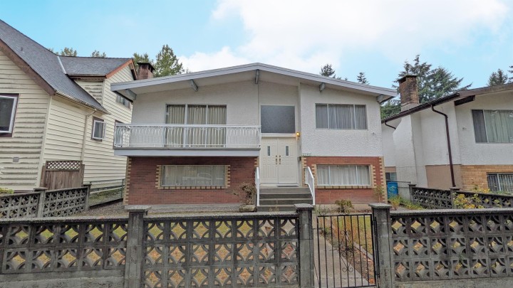 Photo 1 at 2540 E 25th Avenue, Renfrew Heights, Vancouver East