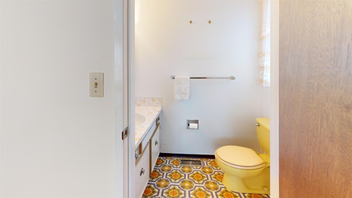Photo 10 at 2540 E 25th Avenue, Renfrew Heights, Vancouver East