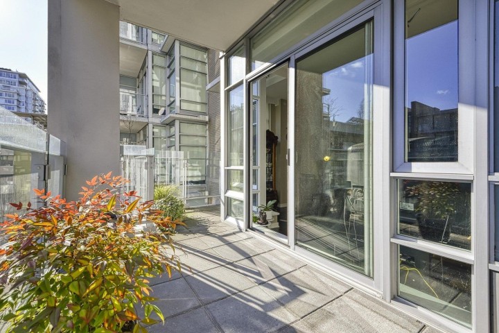 Photo 5 at 310 - 1616 Columbia Street, False Creek, Vancouver West