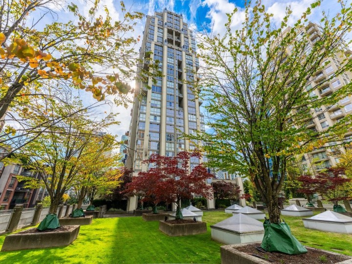 Photo 35 at 401 - 1238 Richards Street, Yaletown, Vancouver West