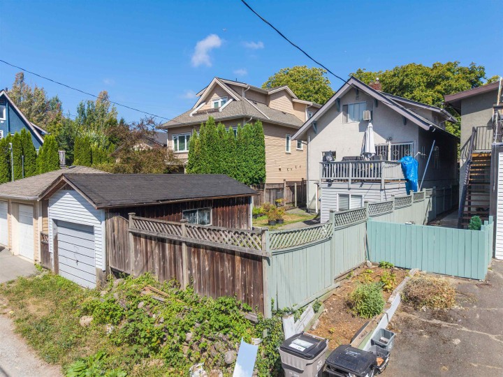 Photo 6 at 1324 E 10th Avenue, Grandview Woodland, Vancouver East