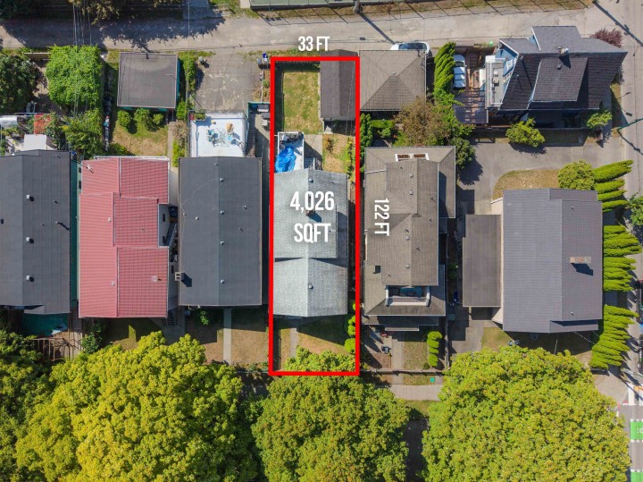 Photo 1 at 1324 E 10th Avenue, Grandview Woodland, Vancouver East