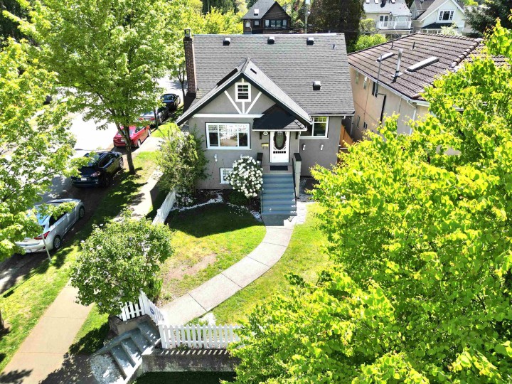 Photo 1 at 404 W 18th Avenue, Cambie, Vancouver West