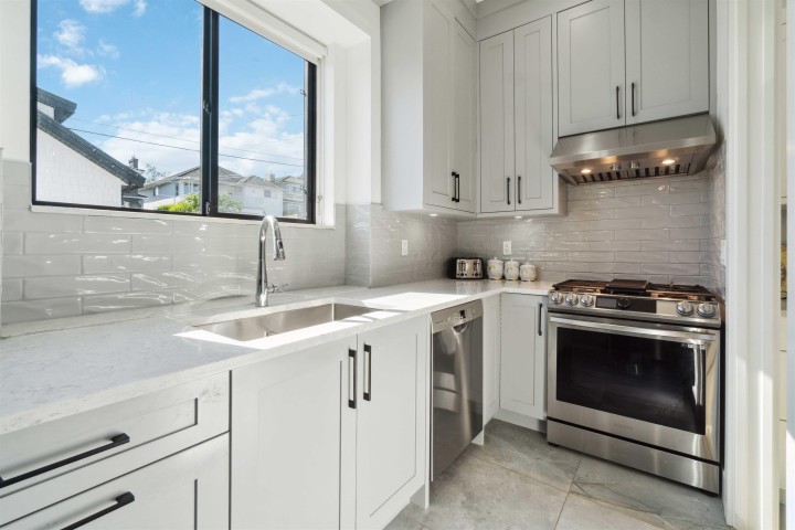 Photo 12 at 8007 Elliott Street, Fraserview VE, Vancouver East