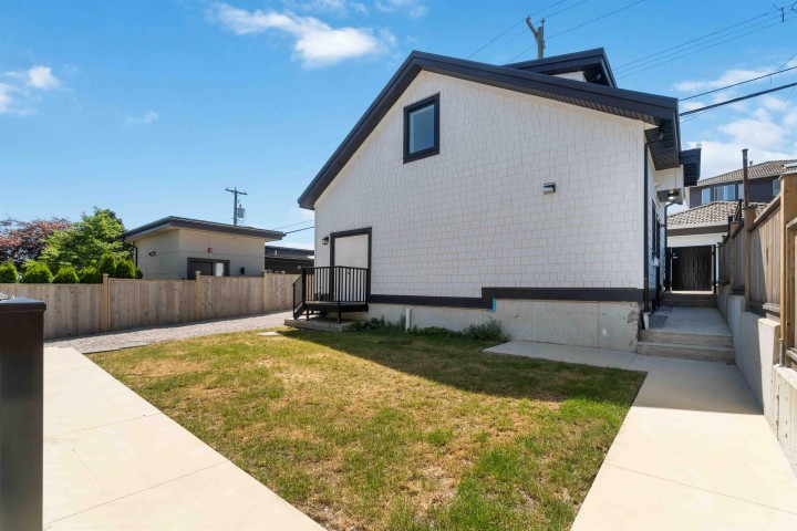Photo 4 at 8007 Elliott Street, Fraserview VE, Vancouver East
