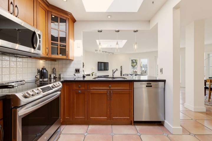 Photo 13 at P1 - 1038 W 7th Avenue, Fairview VW, Vancouver West