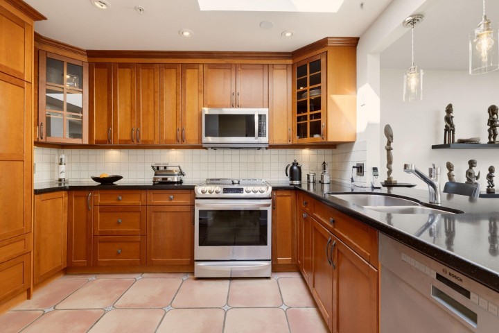 Photo 15 at P1 - 1038 W 7th Avenue, Fairview VW, Vancouver West