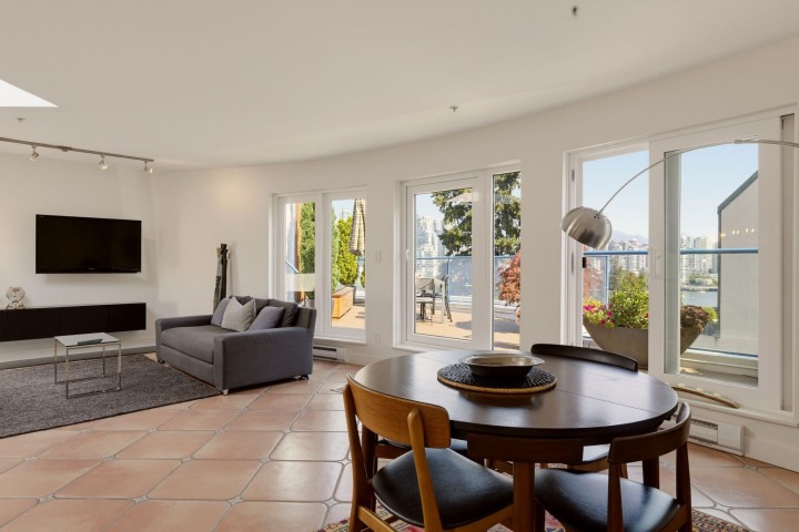 Photo 11 at P1 - 1038 W 7th Avenue, Fairview VW, Vancouver West