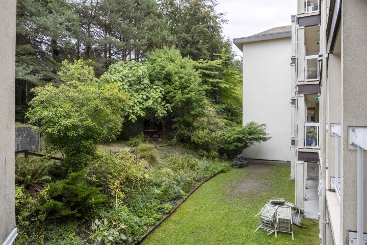 Photo 26 at 208 - 2677 Broadway Street, Renfrew VE, Vancouver East