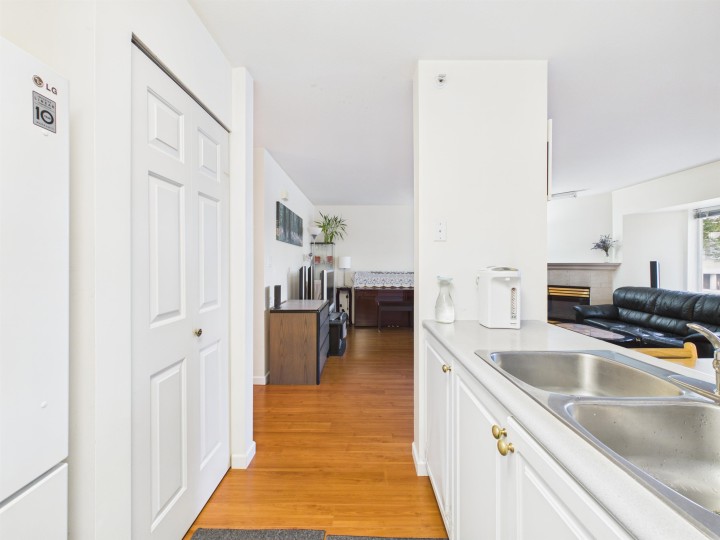Photo 18 at 208 - 2677 Broadway Street, Renfrew VE, Vancouver East