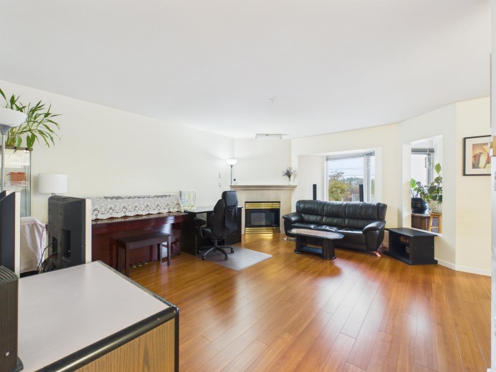 Photo 19 at 208 - 2677 Broadway Street, Renfrew VE, Vancouver East