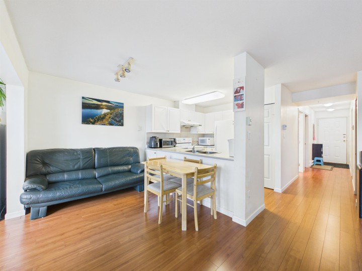 Photo 8 at 208 - 2677 Broadway Street, Renfrew VE, Vancouver East