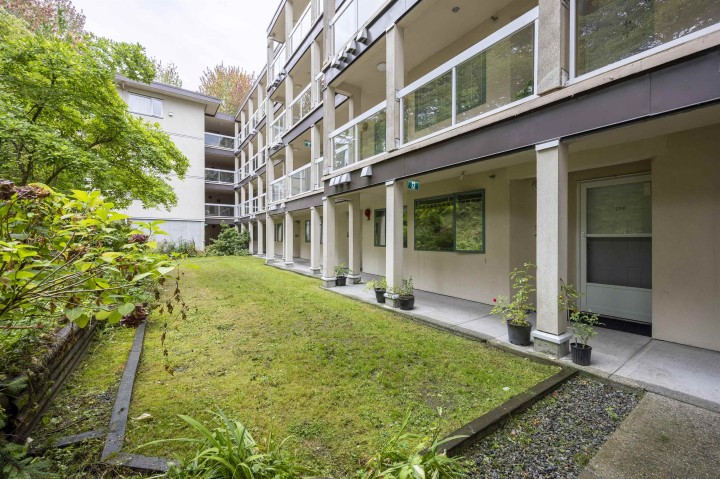 Photo 25 at 208 - 2677 Broadway Street, Renfrew VE, Vancouver East