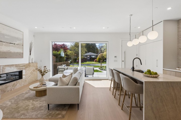 Photo 10 at 1 - 6040 Larch Street, Kerrisdale, Vancouver West