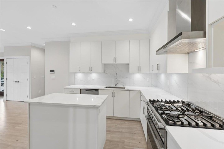 Photo 12 at 3820 Inverness Street, Knight, Vancouver East