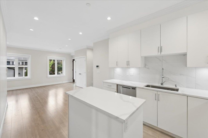 Photo 10 at 3820 Inverness Street, Knight, Vancouver East