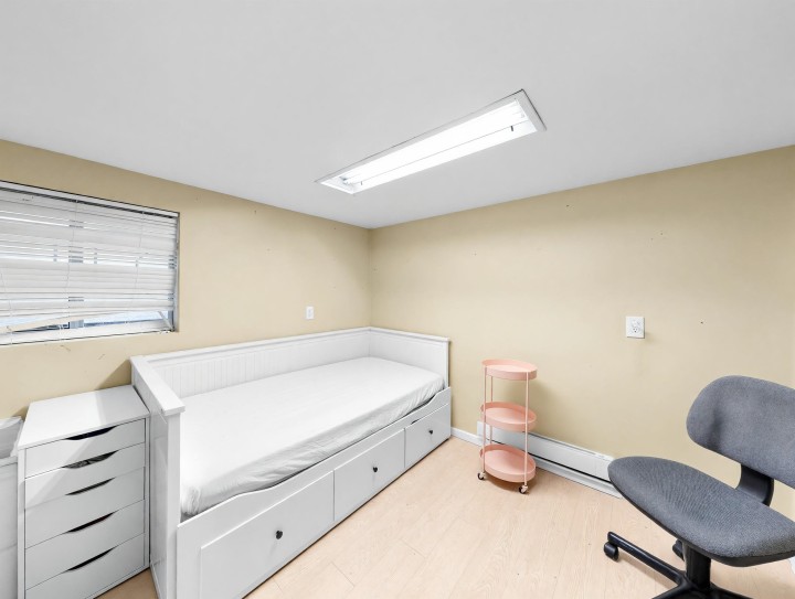 Photo 12 at 4058 W 17th Avenue, Dunbar, Vancouver West
