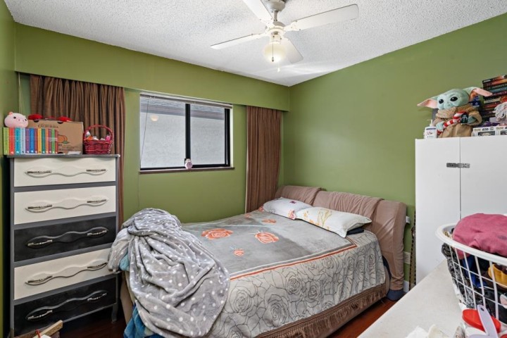 Photo 13 at 328 E 49th Avenue, South Vancouver, Vancouver East